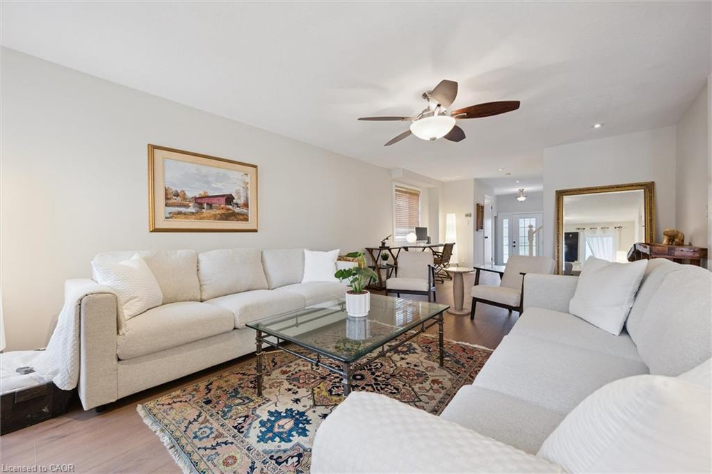 442 Chesapeake Drive, Waterloo, ON - Indoor Photo Showing Living Room