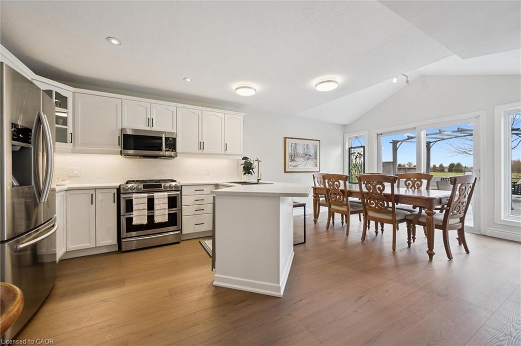 442 Chesapeake Drive, Waterloo, ON - Indoor Photo Showing Other Room