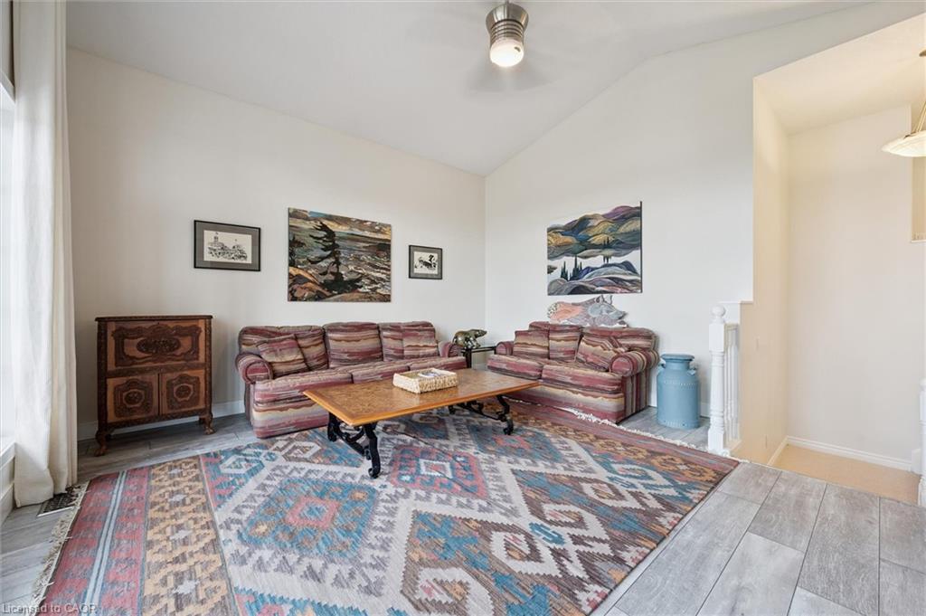 442 Chesapeake Drive, Waterloo, ON - Indoor Photo Showing Living Room