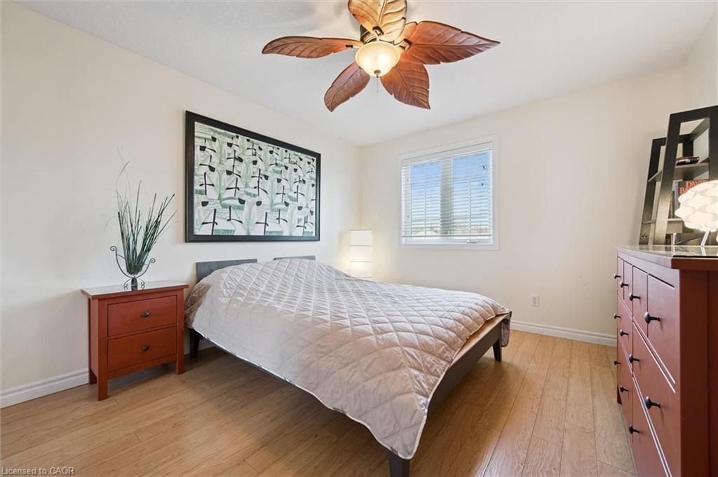 442 Chesapeake Drive, Waterloo, ON - Indoor Photo Showing Bedroom