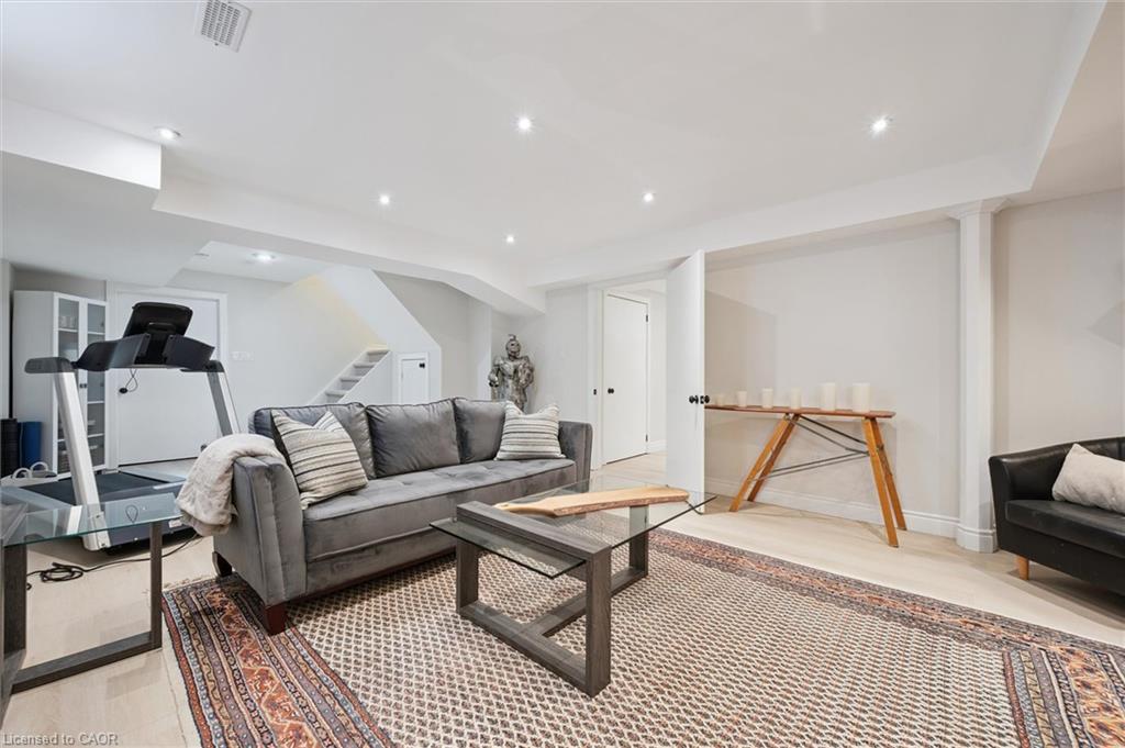 442 Chesapeake Drive, Waterloo, ON - Indoor