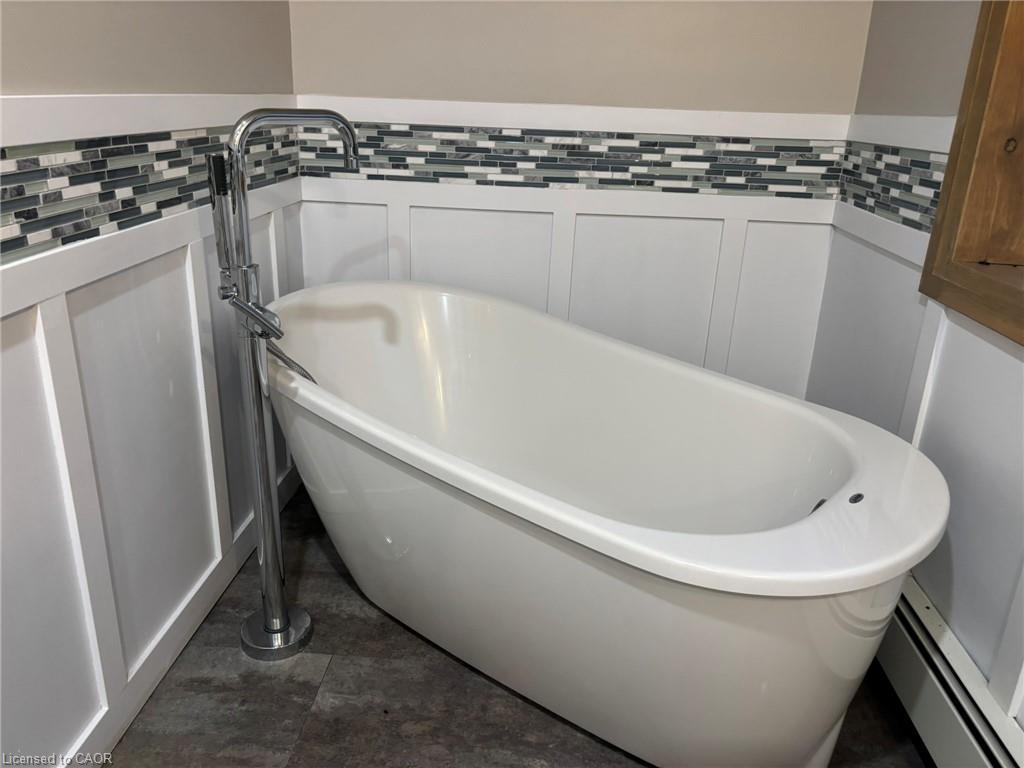 2916 Shannonville Road, Tyendinaga, ON - Indoor Photo Showing Bathroom