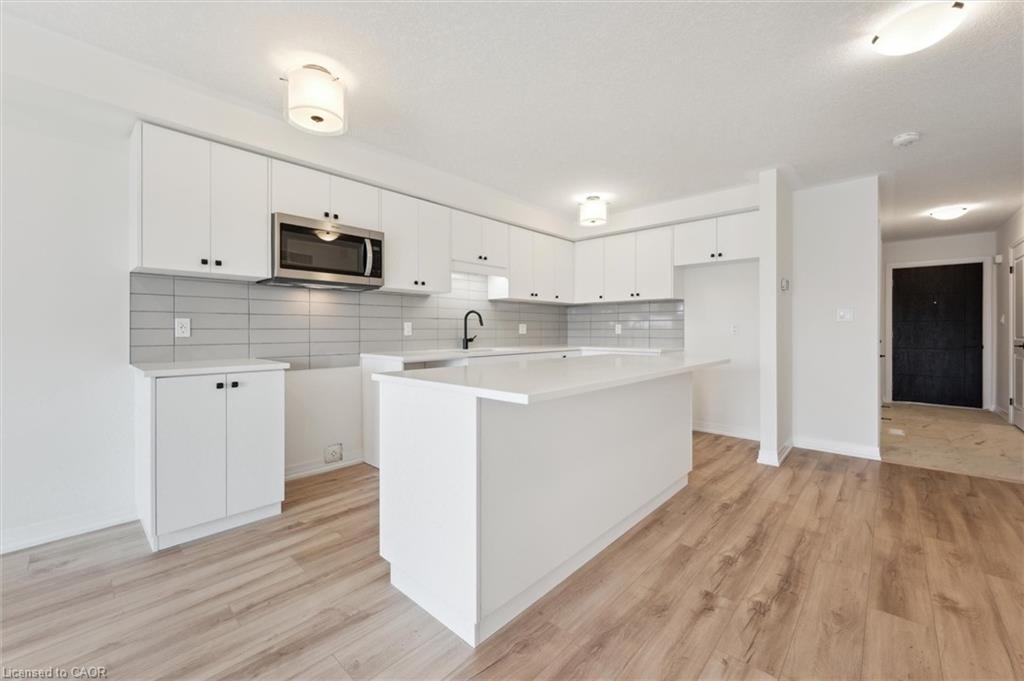 27 Benninger Drive, Kitchener, ON - Indoor Photo Showing Kitchen