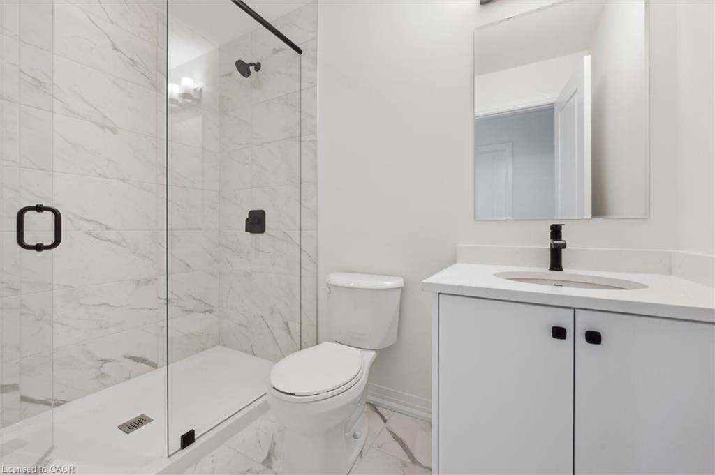 27 Benninger Drive, Kitchener, ON - Indoor Photo Showing Bathroom
