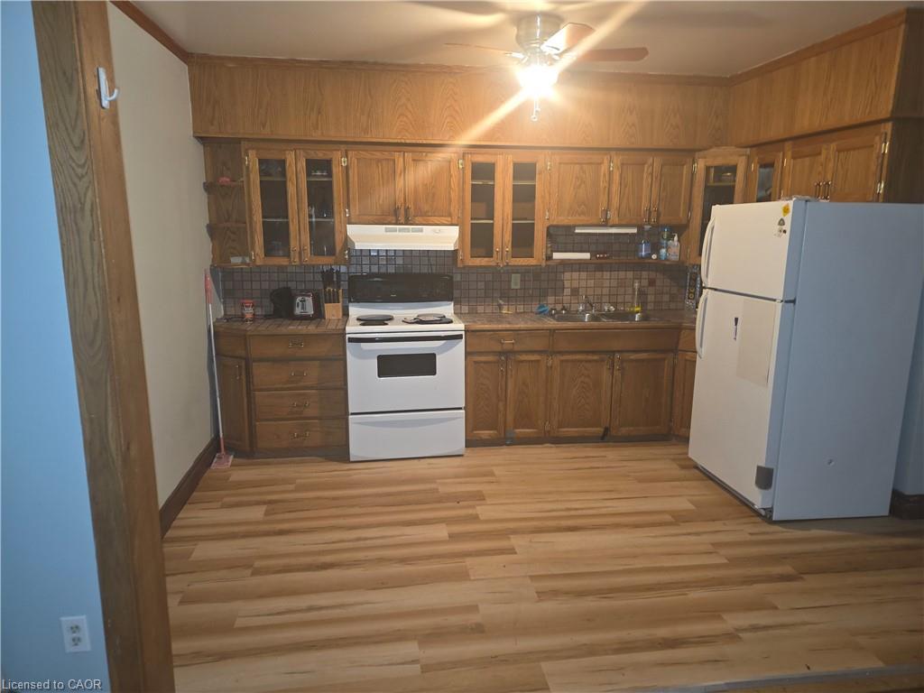 2-18 Huxley Avenue S, Hamilton, ON - Indoor Photo Showing Kitchen With Double Sink
