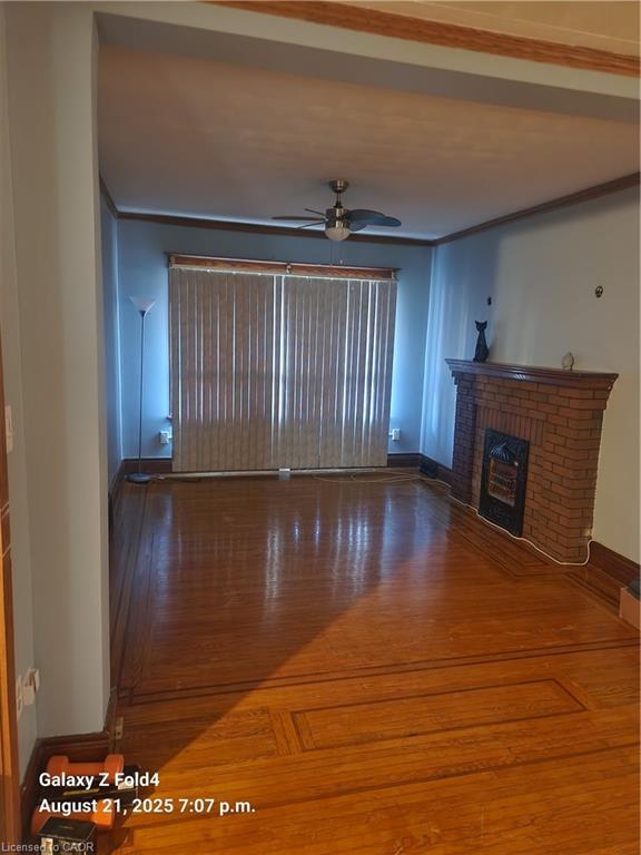 2-18 Huxley Avenue S, Hamilton, ON - Indoor With Fireplace