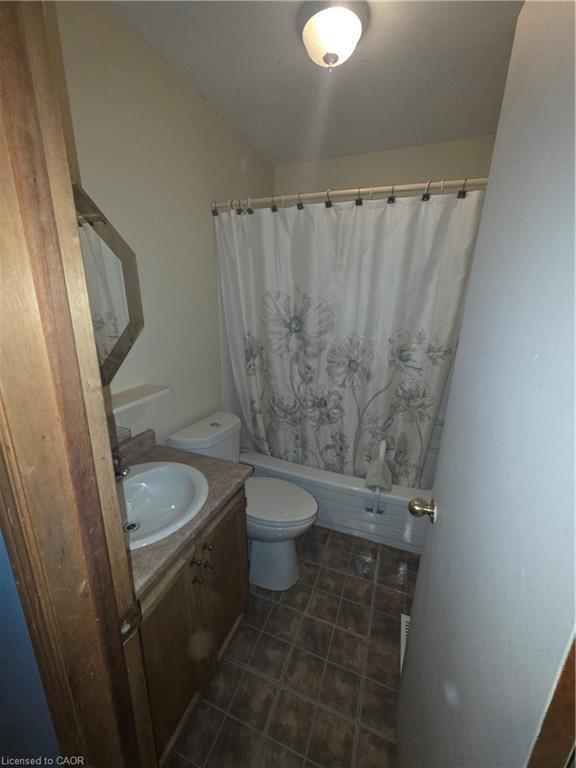 2-18 Huxley Avenue S, Hamilton, ON - Indoor Photo Showing Bathroom