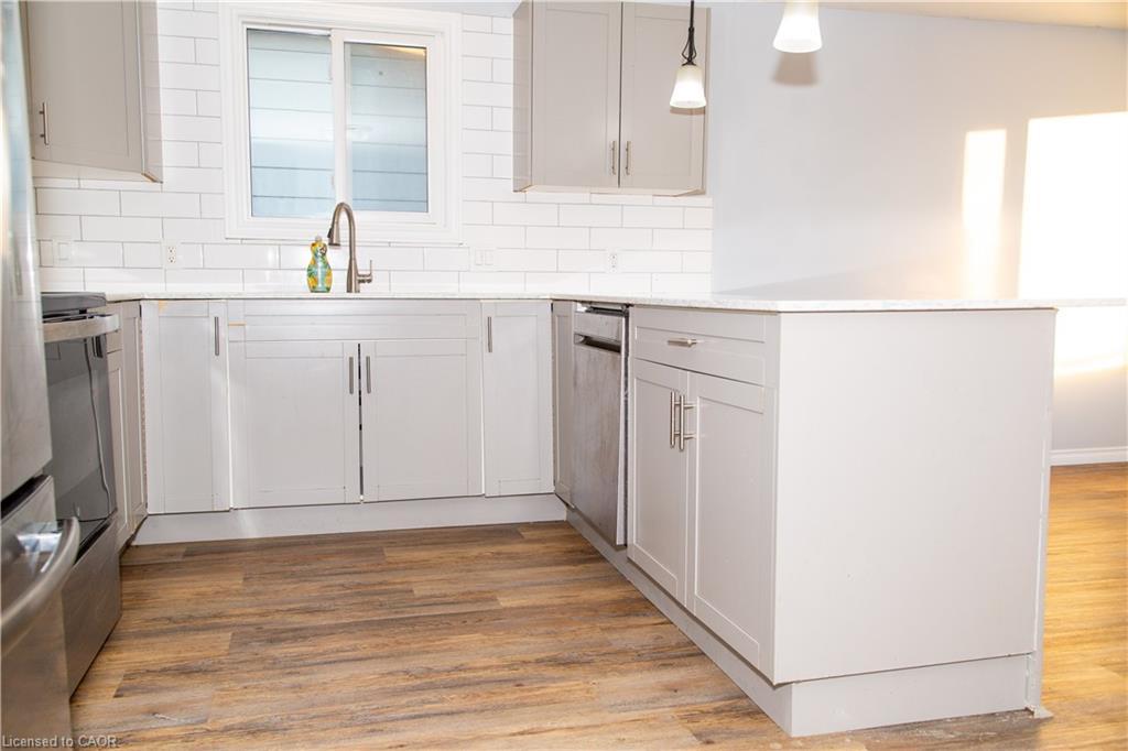 99 Broken Oak Crescent, Kitchener, ON - Indoor Photo Showing Kitchen