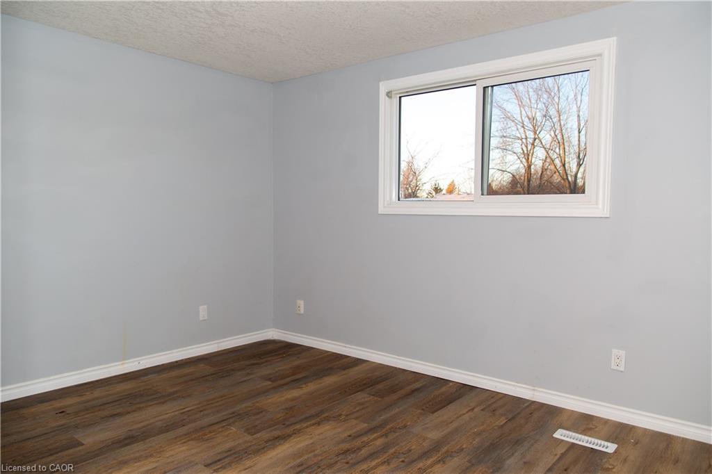 99 Broken Oak Crescent, Kitchener, ON - Indoor Photo Showing Other Room