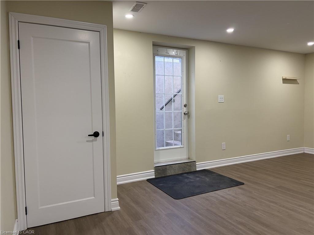 40 Houghton Street, Cambridge, ON - Indoor Photo Showing Other Room