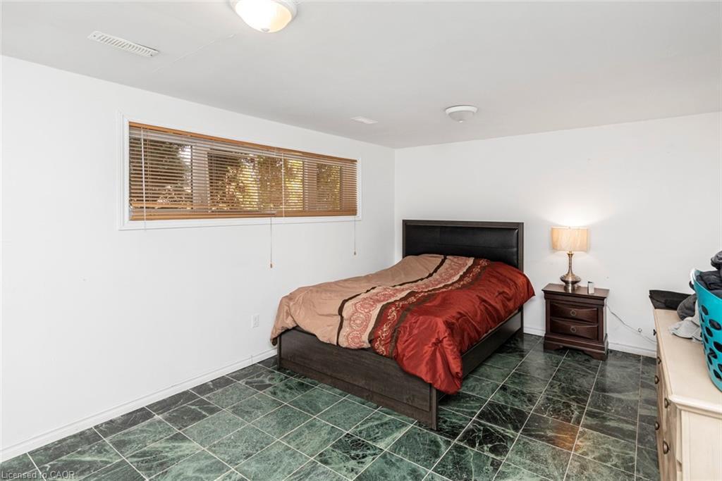 91 Thorburn Street S, Cayuga, ON - Indoor Photo Showing Bedroom