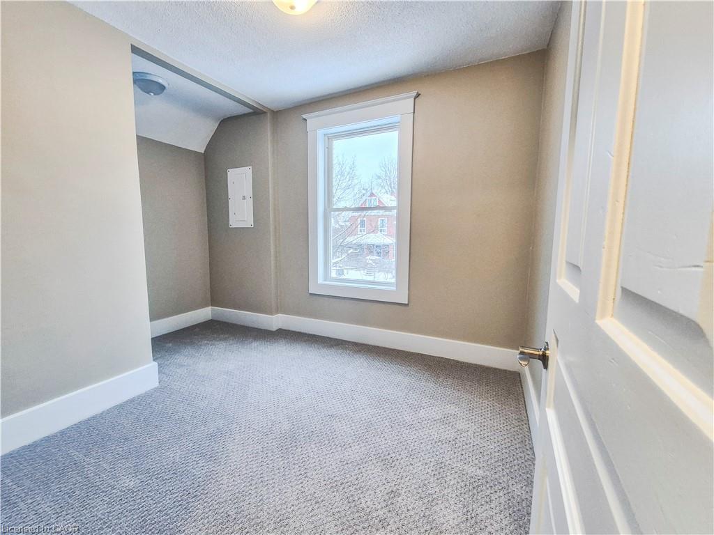 2-60 Betzner Avenue N, Kitchener, ON - Indoor Photo Showing Other Room