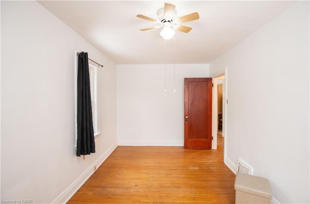 90 Osler Drive, Dundas, ON - Indoor Photo Showing Other Room