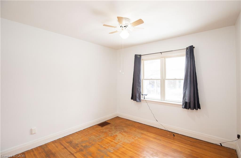 90 Osler Drive, Dundas, ON - Indoor Photo Showing Other Room