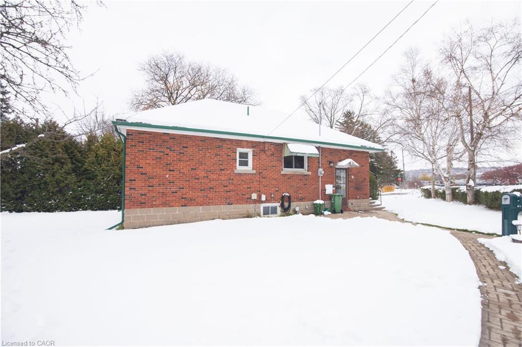 90 Osler Drive, Dundas, ON - Outdoor