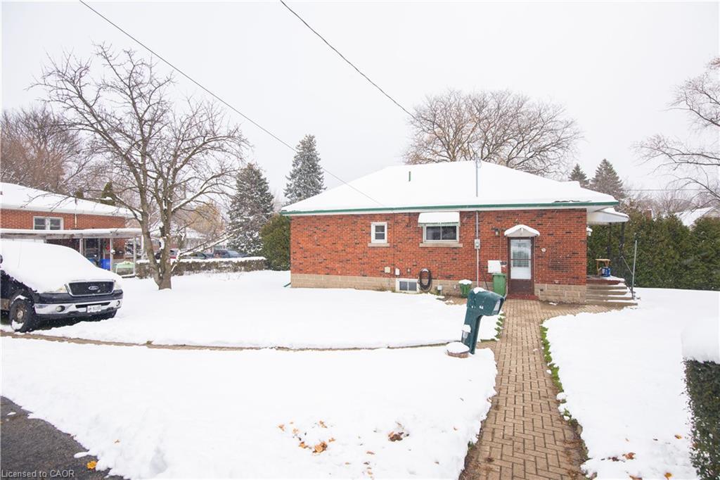 90 Osler Drive, Dundas, ON - Outdoor