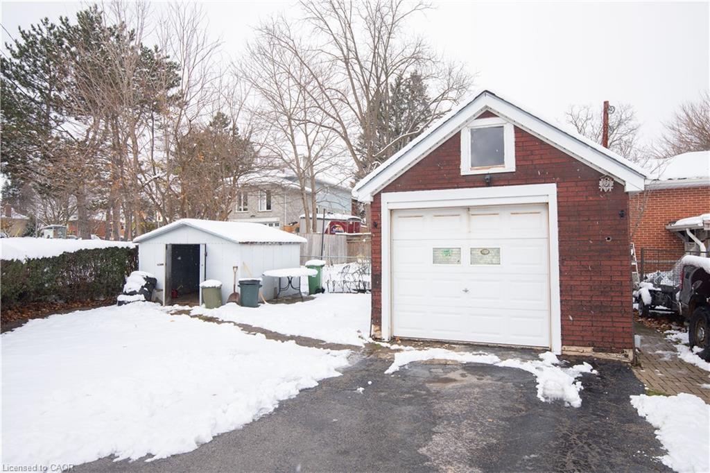 90 Osler Drive, Dundas, ON - Outdoor