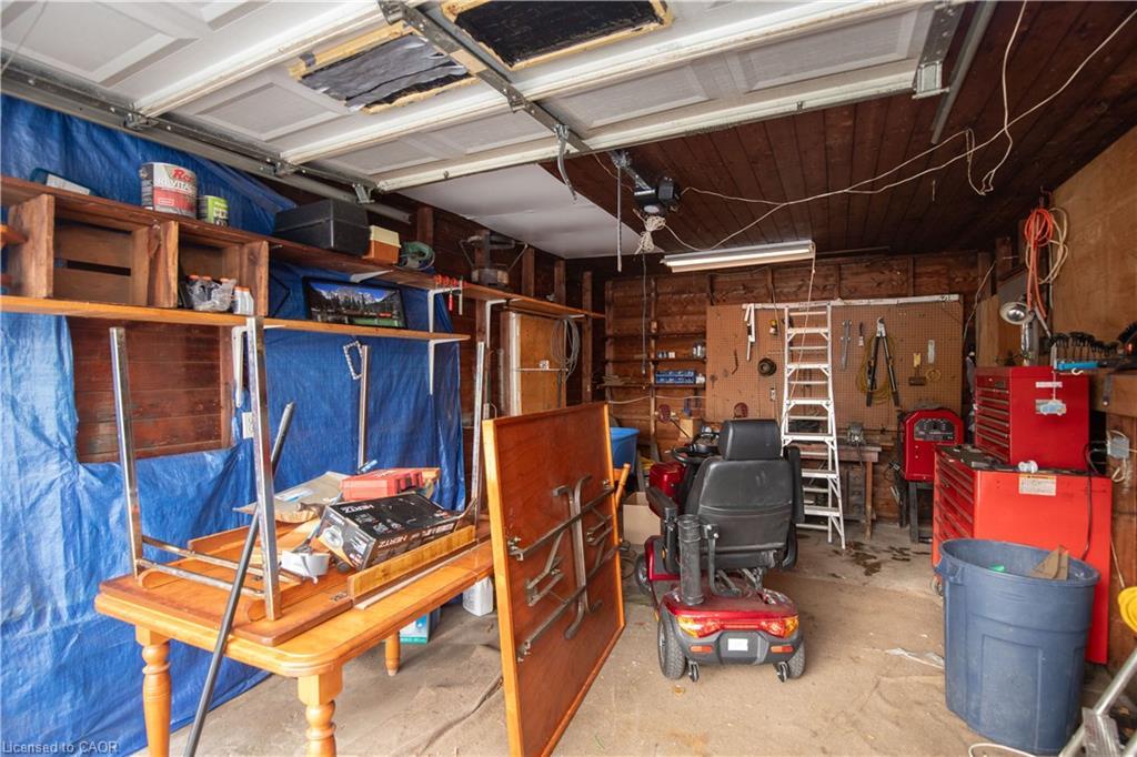 90 Osler Drive, Dundas, ON - Indoor