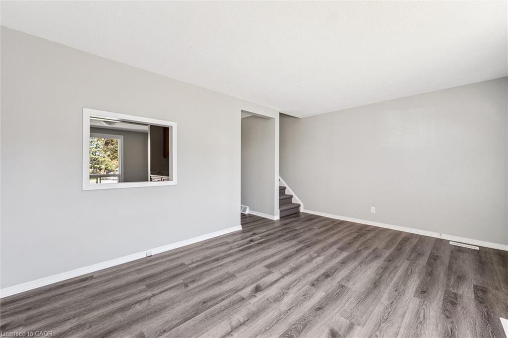 51-210 Glamis Road, Cambridge, ON - Indoor Photo Showing Other Room