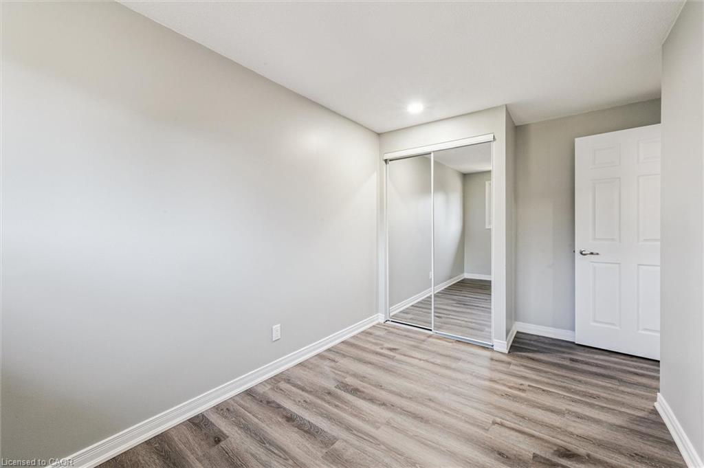 51-210 Glamis Road, Cambridge, ON - Indoor Photo Showing Other Room