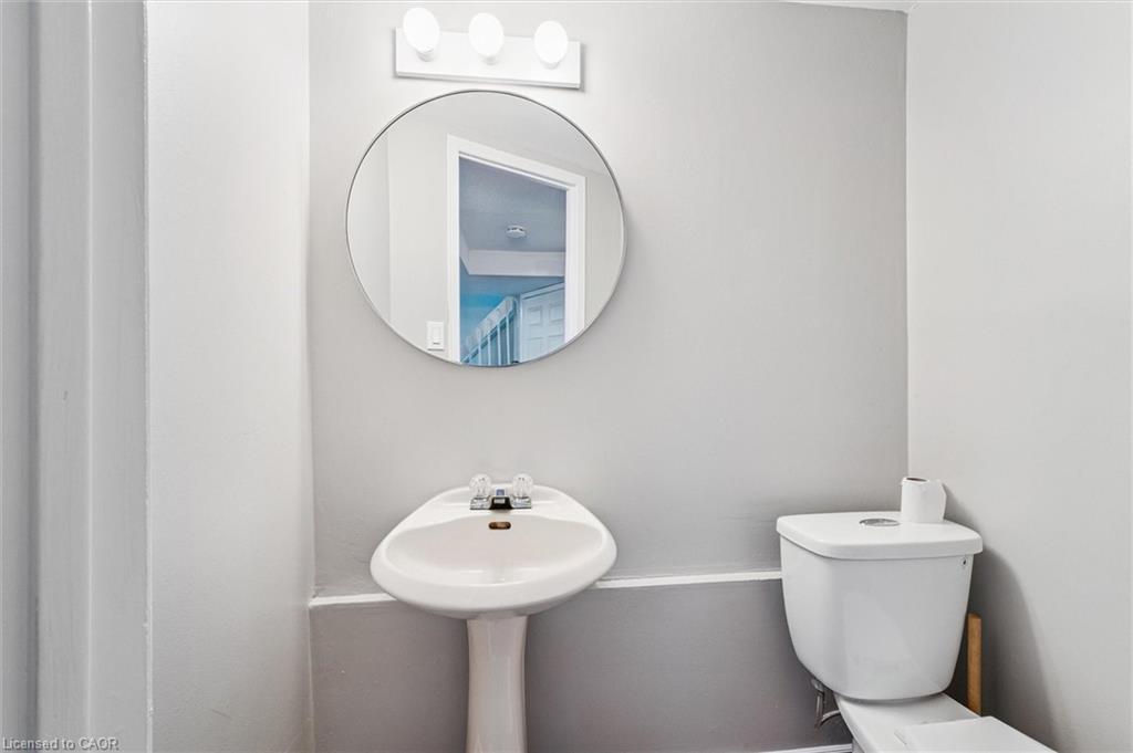 51-210 Glamis Road, Cambridge, ON - Indoor Photo Showing Bathroom