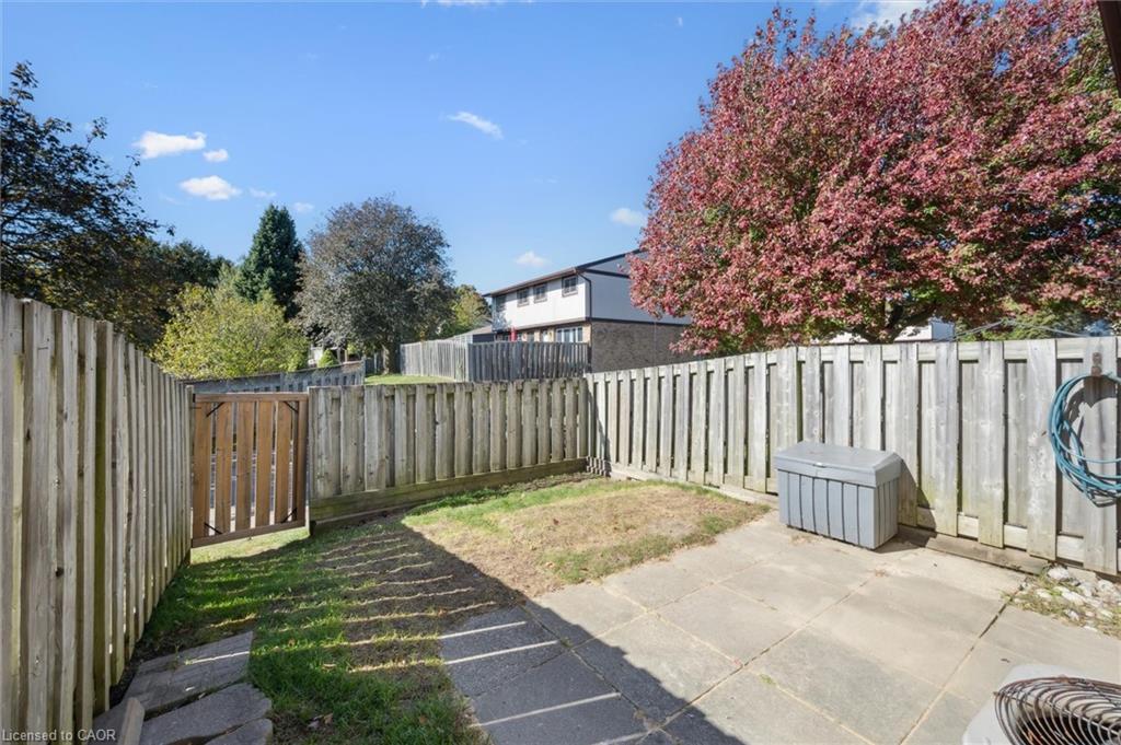 51-210 Glamis Road, Cambridge, ON - Outdoor