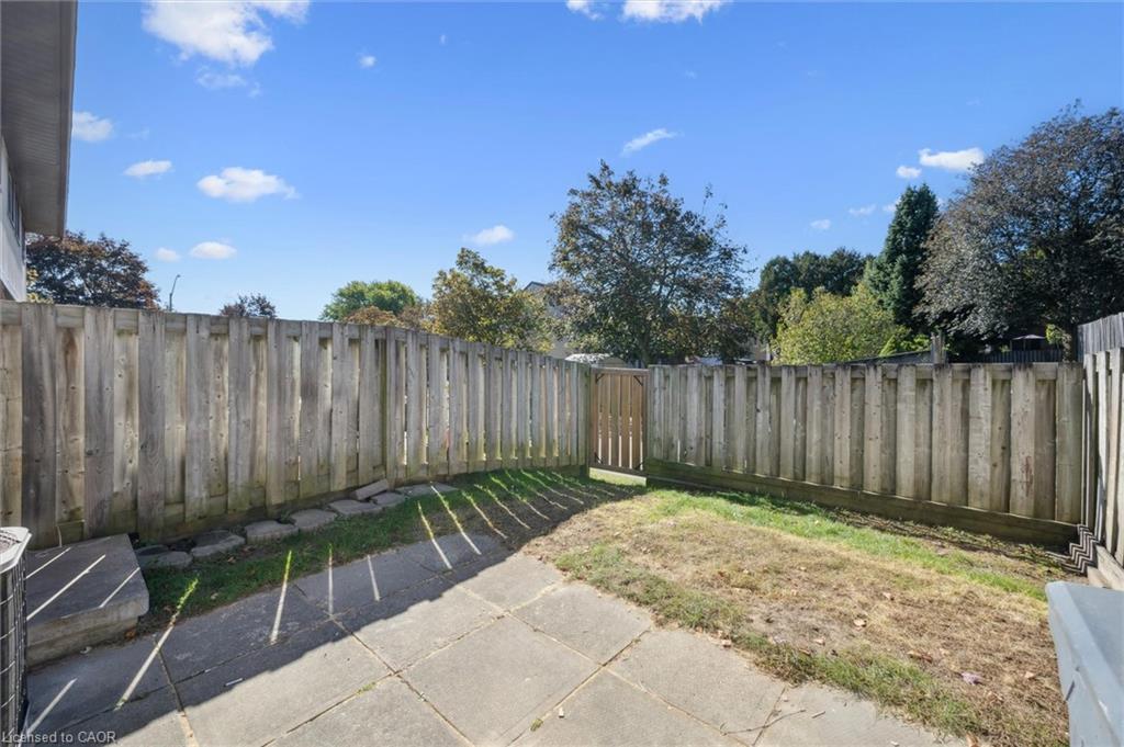 51-210 Glamis Road, Cambridge, ON - Outdoor