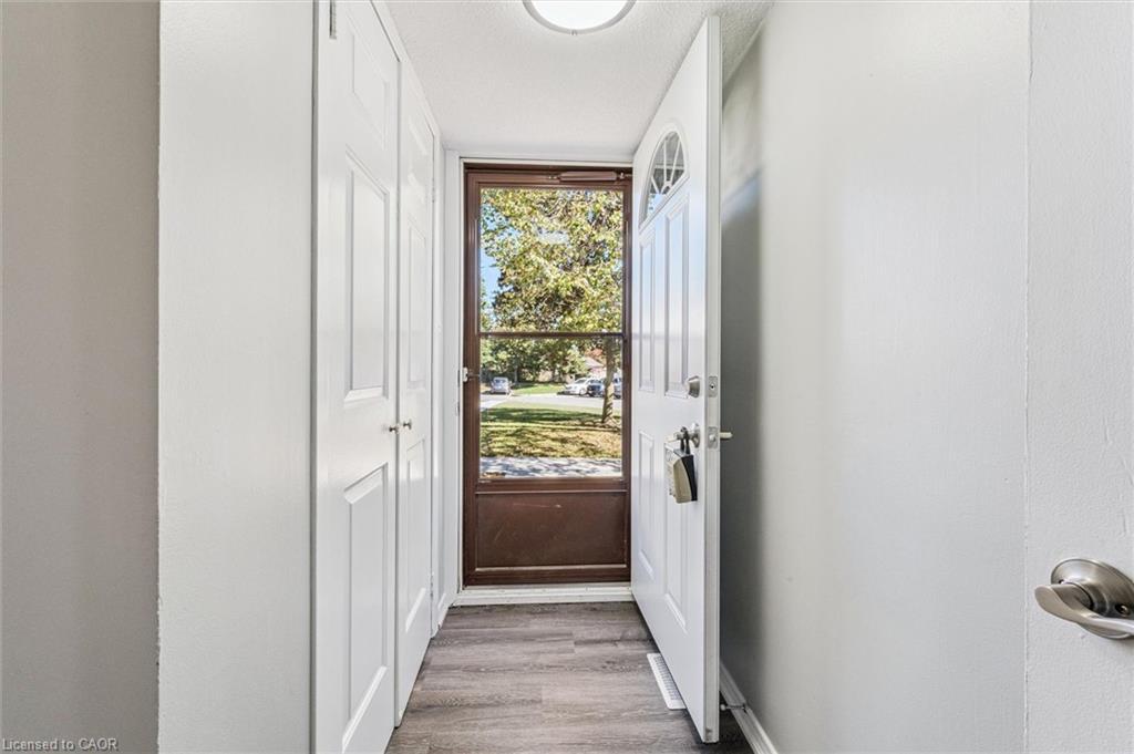 51-210 Glamis Road, Cambridge, ON - Indoor Photo Showing Other Room