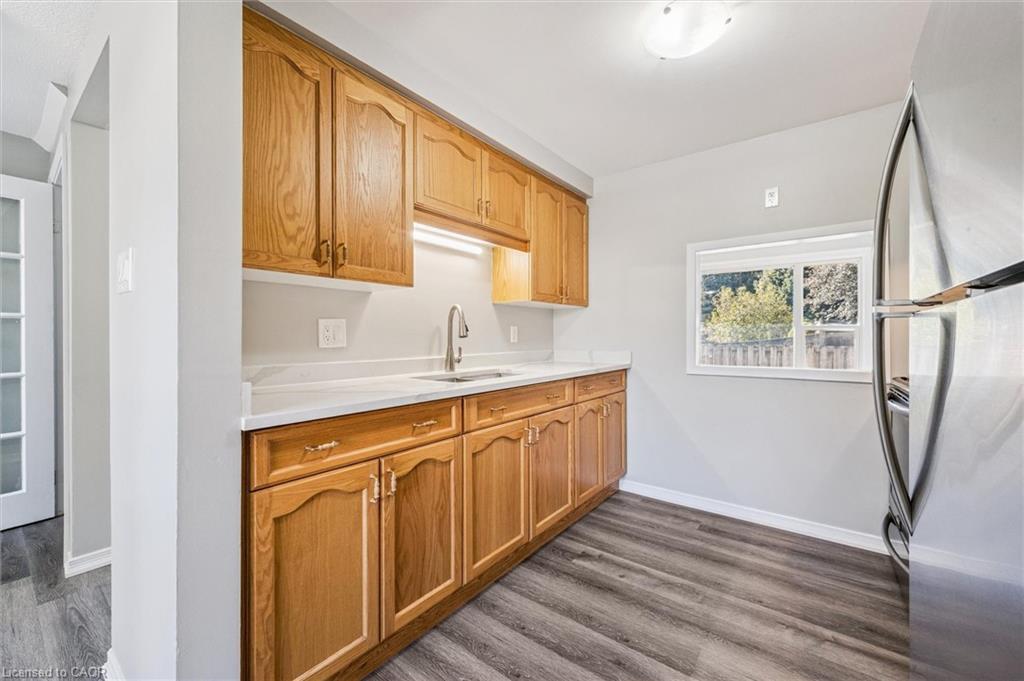 51-210 Glamis Road, Cambridge, ON - Indoor Photo Showing Kitchen