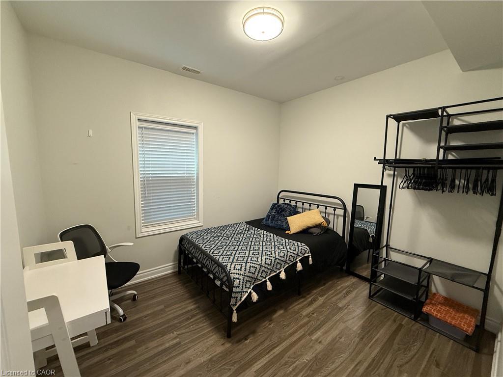106 Spadina Avenue, Hamilton, ON - Indoor Photo Showing Bedroom