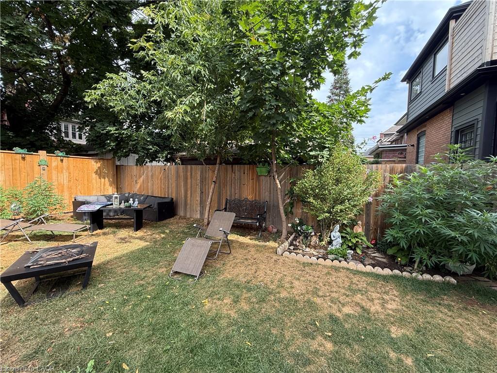 106 Spadina Avenue, Hamilton, ON - Outdoor