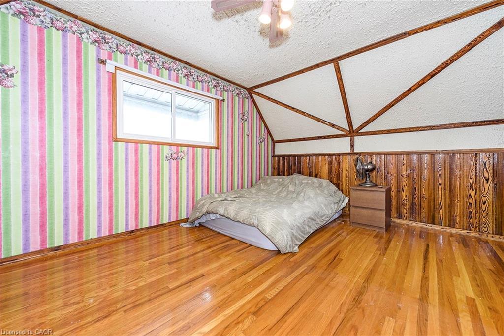 58 Eastvale Place, Hamilton, ON - Indoor Photo Showing Bedroom