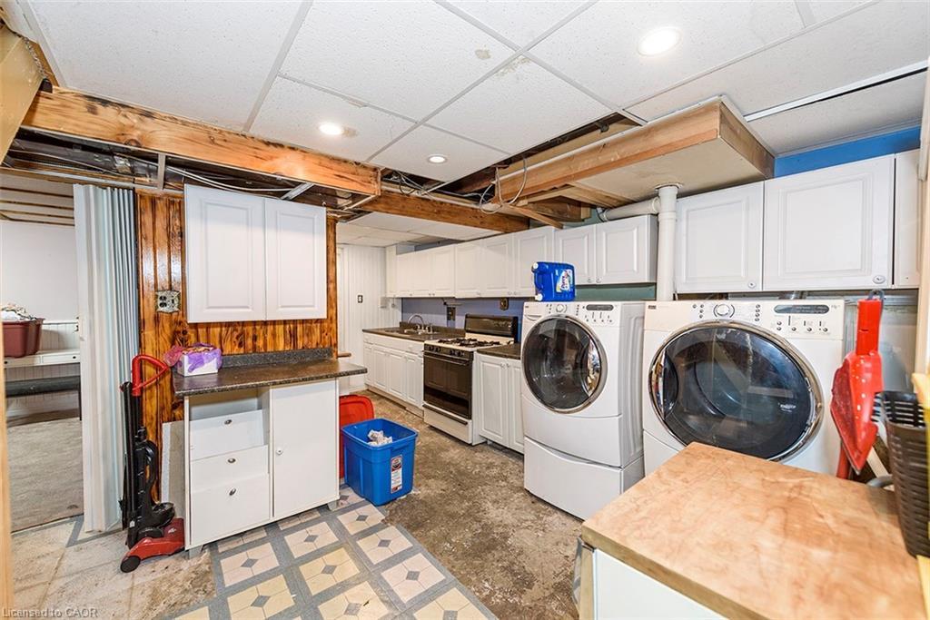 58 Eastvale Place, Hamilton, ON - Indoor Photo Showing Laundry Room