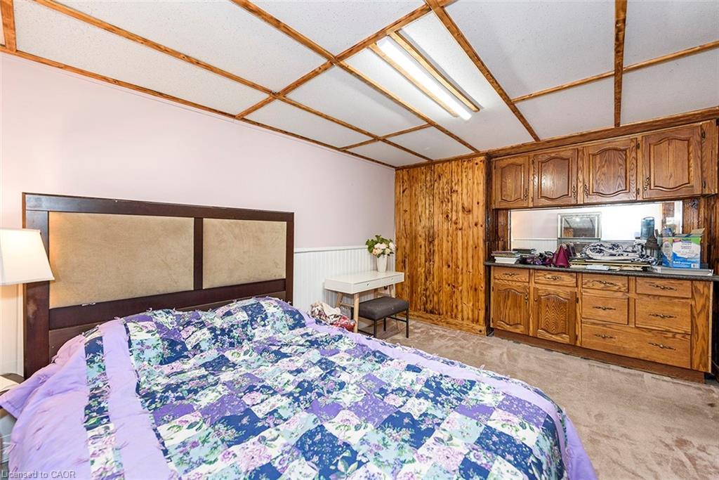 58 Eastvale Place, Hamilton, ON - Indoor Photo Showing Bedroom