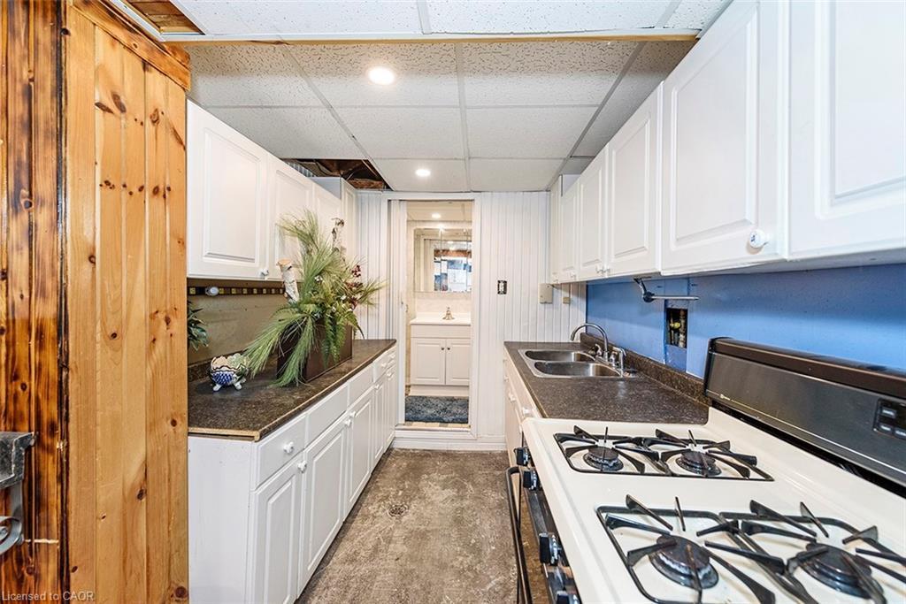 58 Eastvale Place, Hamilton, ON - Indoor Photo Showing Kitchen With Double Sink
