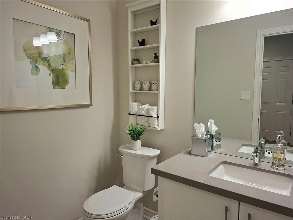 5 Mcclay Avenue, Grimsby, ON - Indoor Photo Showing Bathroom