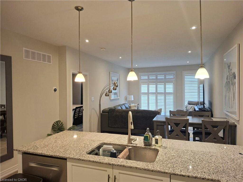 5 Mcclay Avenue, Grimsby, ON - Indoor Photo Showing Other Room