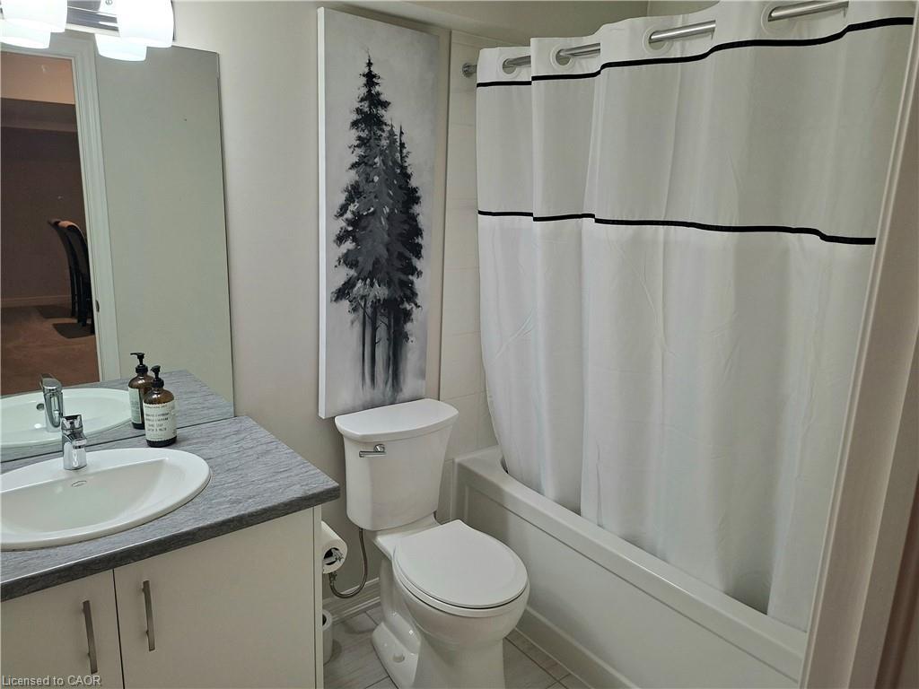 5 Mcclay Avenue, Grimsby, ON - Indoor Photo Showing Bathroom