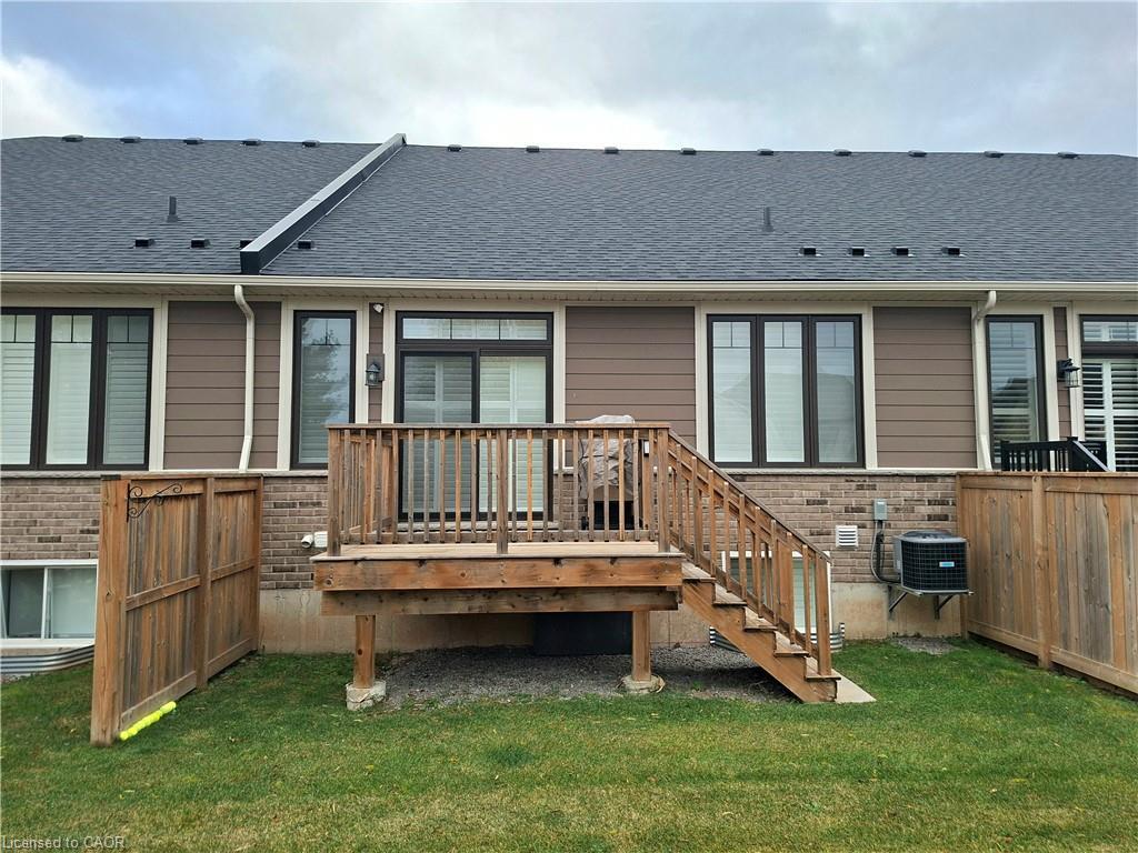 5 Mcclay Avenue, Grimsby, ON - Outdoor With Deck Patio Veranda