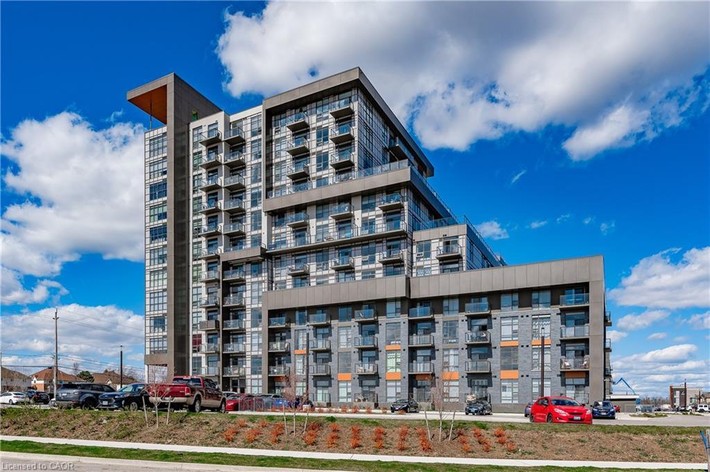 121-450 Dundas Street E, Waterdown, ON - Outdoor With Balcony With Facade