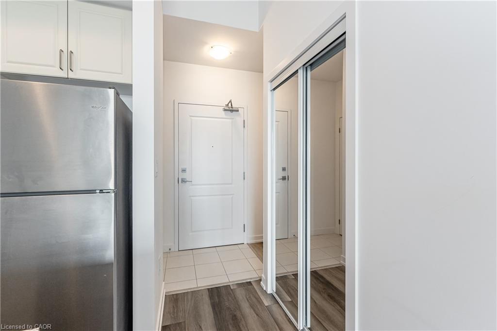 121-450 Dundas Street E, Waterdown, ON - Indoor