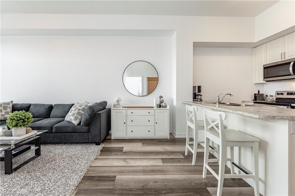 121-450 Dundas Street E, Waterdown, ON - Indoor