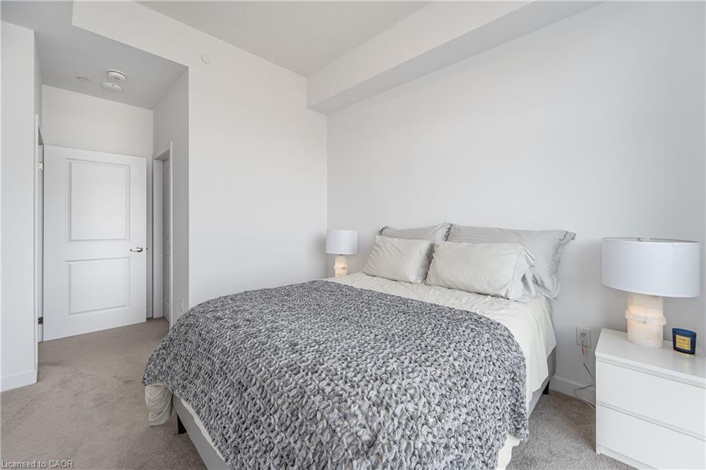 121-450 Dundas Street E, Waterdown, ON - Indoor Photo Showing Bedroom