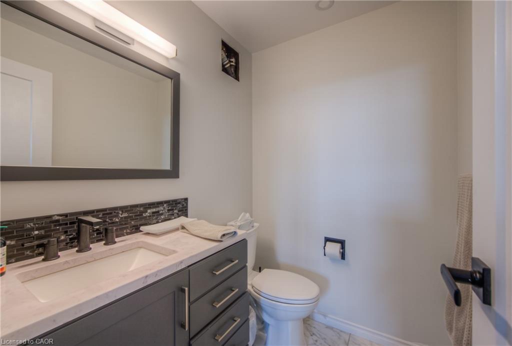 410-185 Kehl Street, Kitchener, ON - Indoor Photo Showing Bathroom