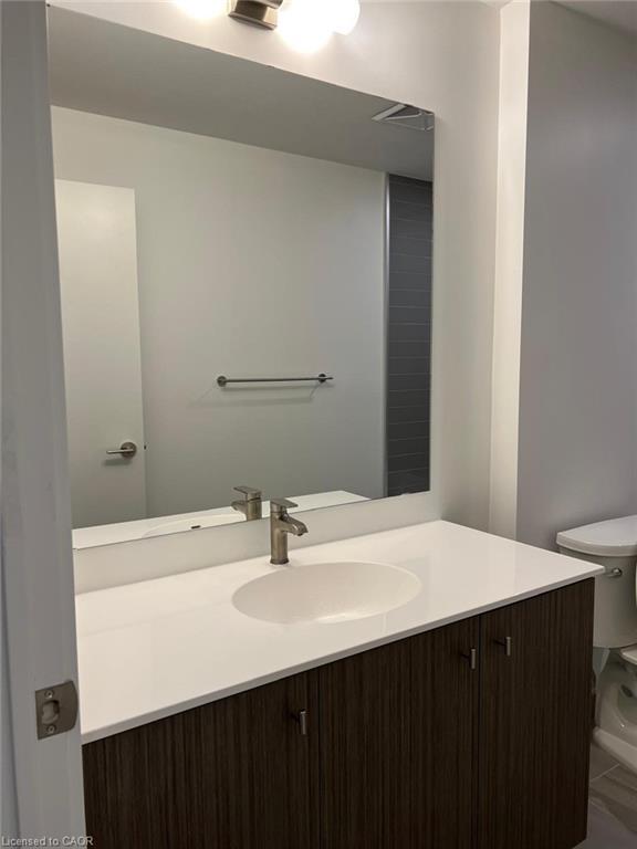 405-5 Wellington Street S, Kitchener, ON - Indoor Photo Showing Bathroom