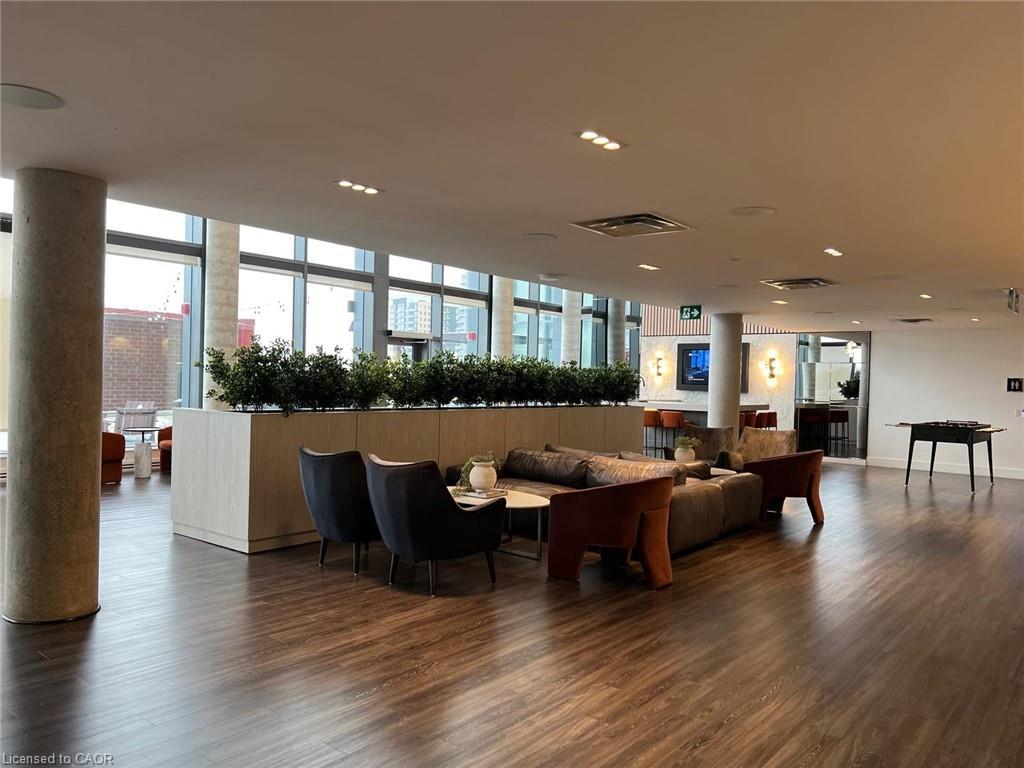 405-5 Wellington Street S, Kitchener, ON - Indoor