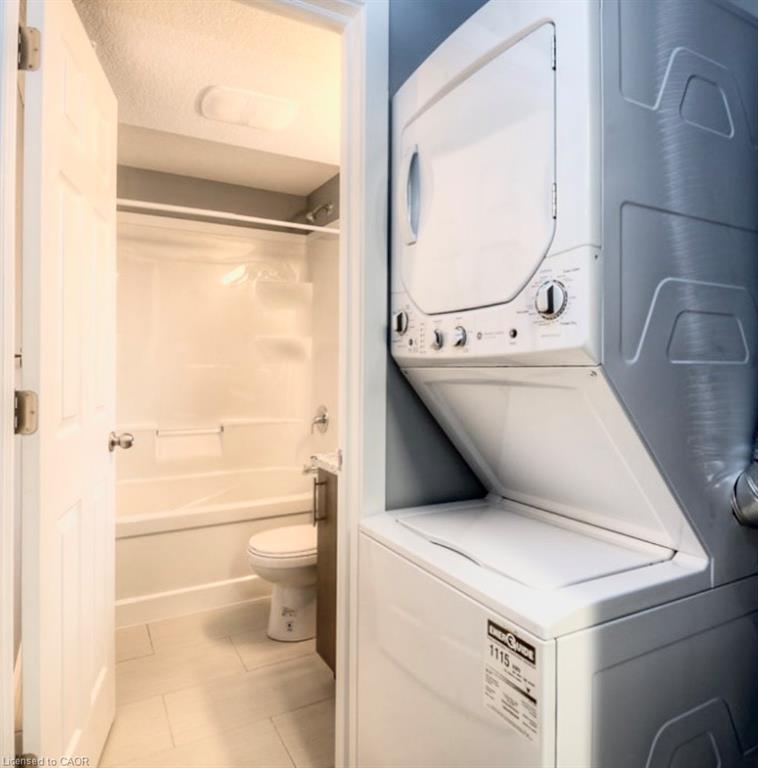 22-58 Howe Drive, Kitchener, ON - Indoor Photo Showing Laundry Room