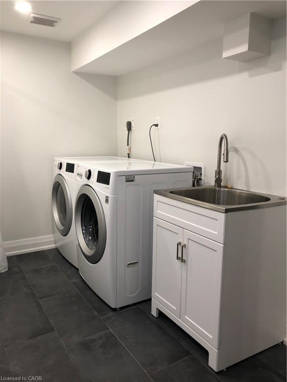 Lower-92 South Bend Road W, Hamilton, ON - Indoor Photo Showing Laundry Room