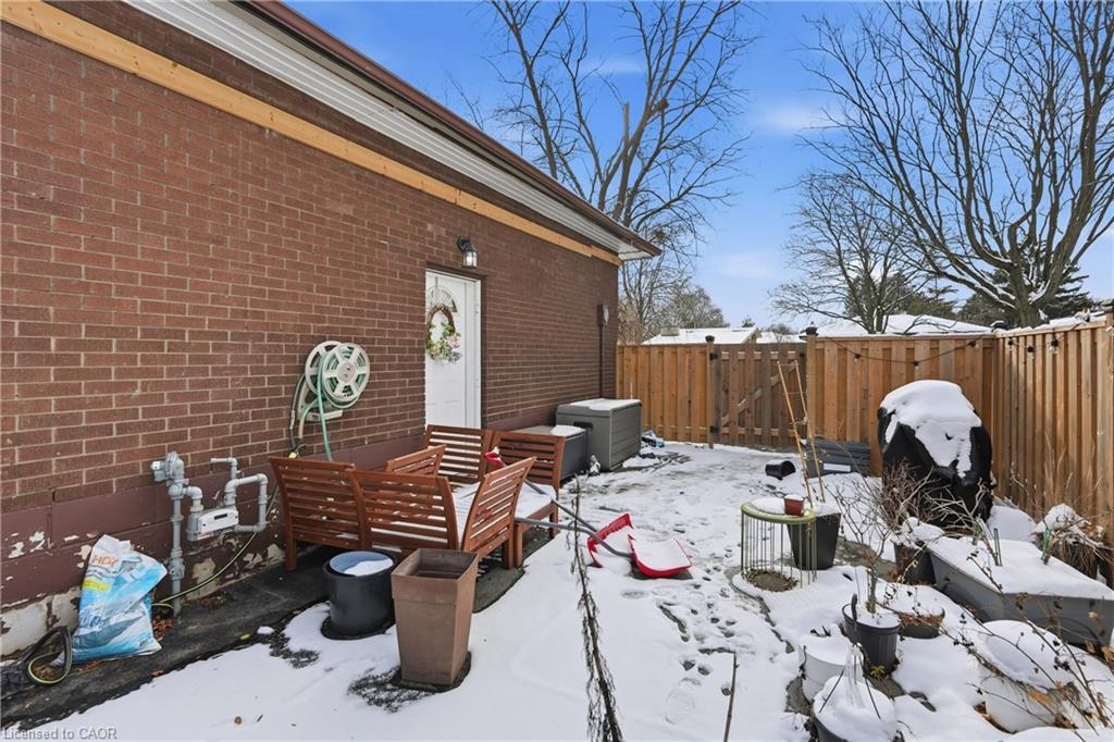 Lower-92 South Bend Road W, Hamilton, ON - Outdoor