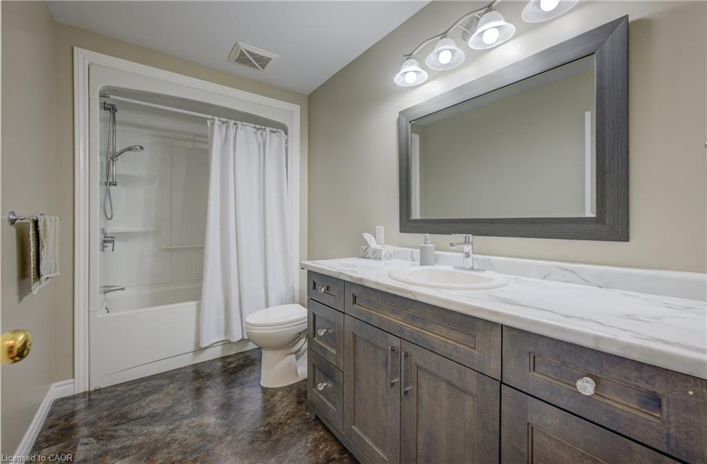 721 Waterloo Street, Mount Forest, ON - Indoor Photo Showing Bathroom